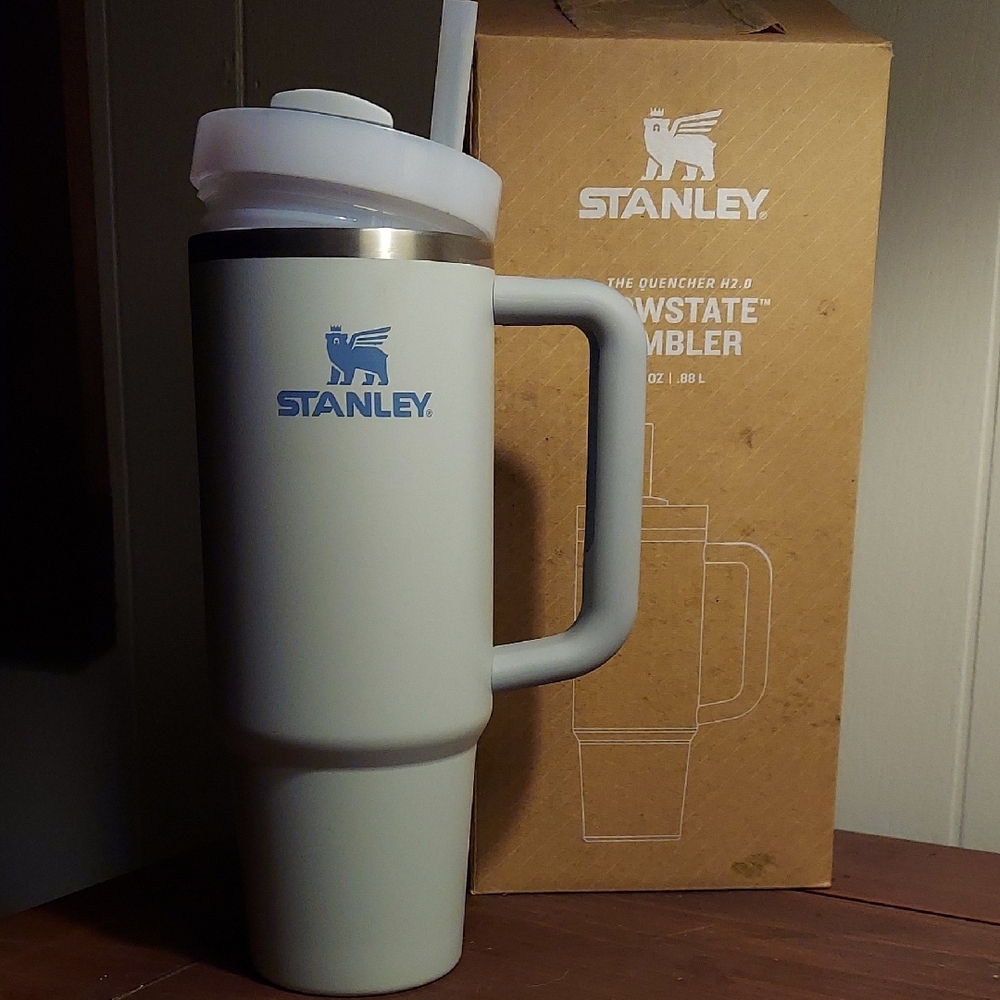 Stanley Quencher H2.0 Flowstate Tumbler - Gray